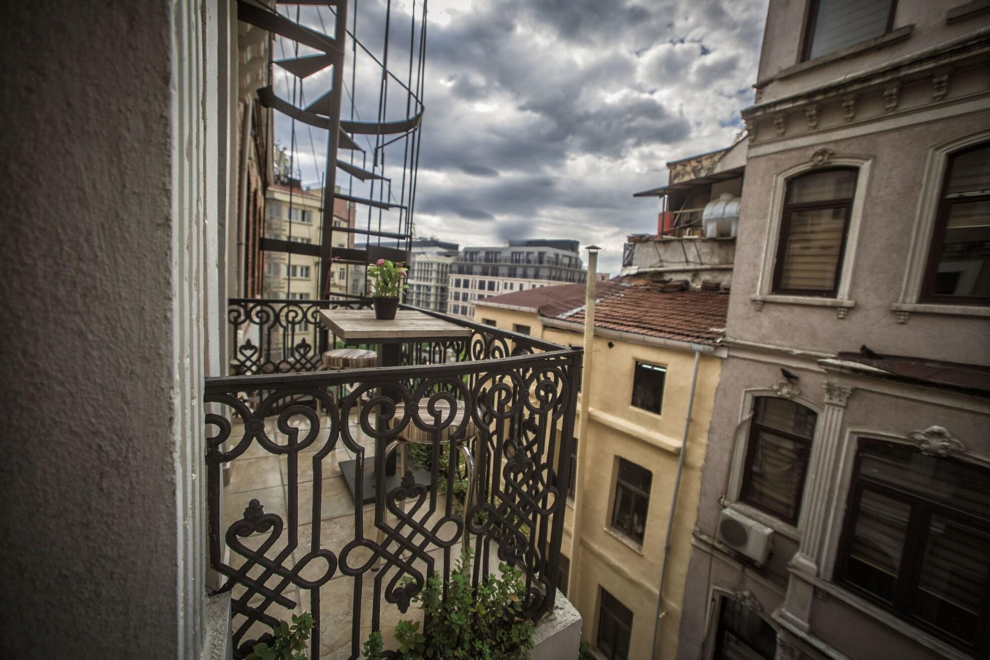 Taksim Park Hotel Istanbul Exterior photo